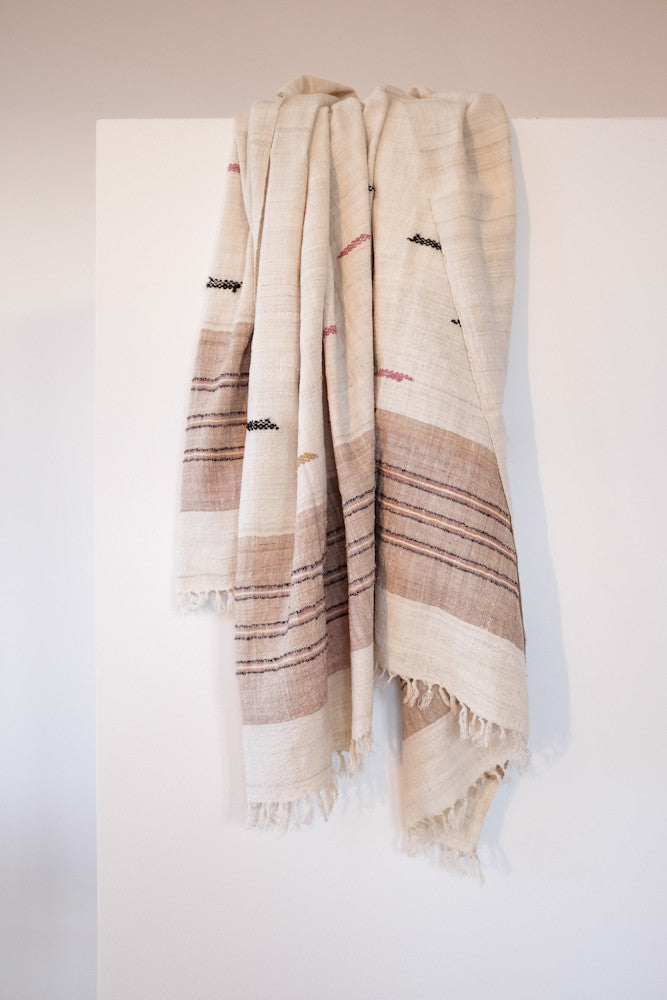 scarf, eri silk, sustainable and natural fibers, organic, ethical fashion, slow faschion,natural dyes, handspun, handspunyarn
