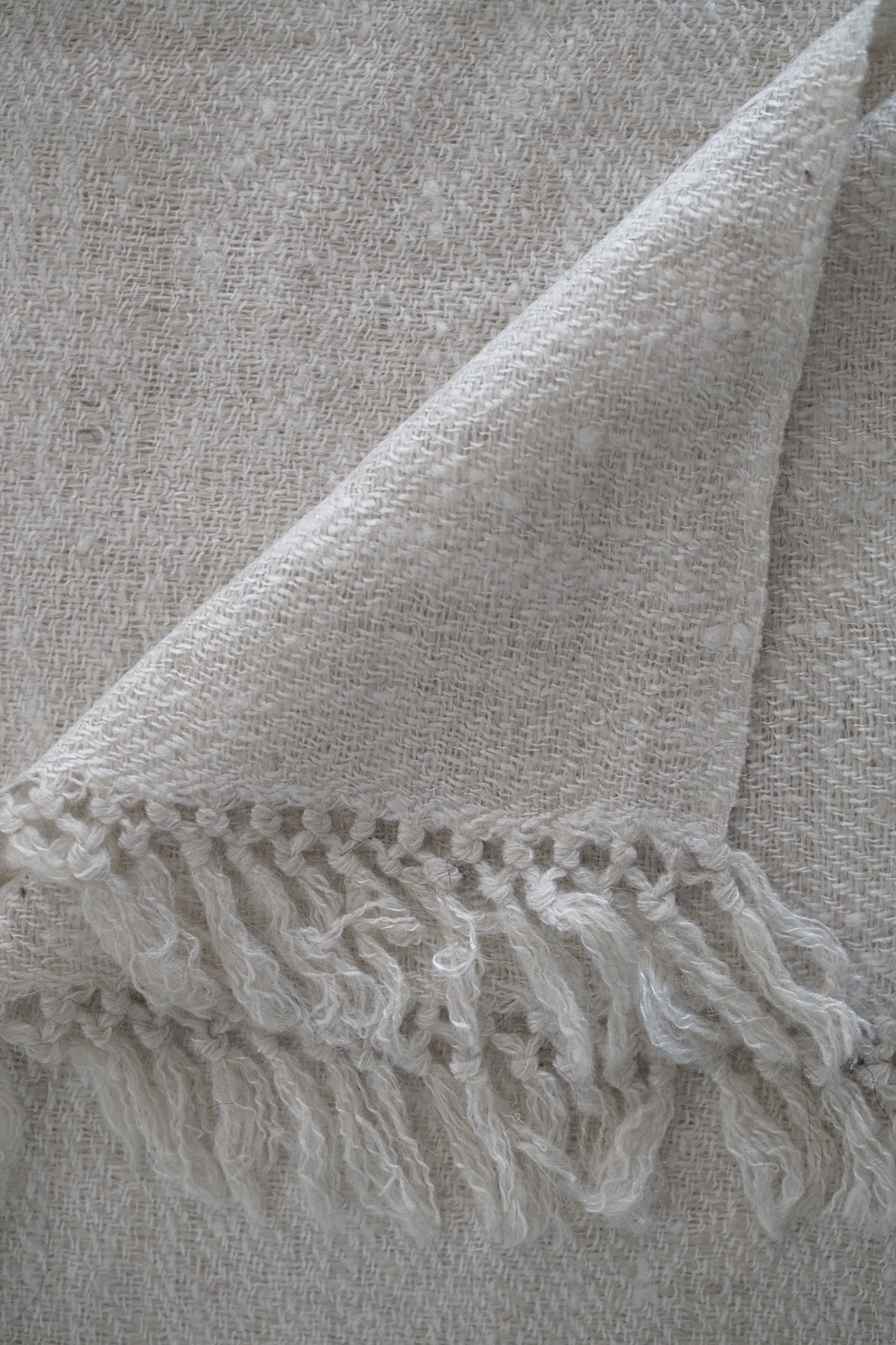 Autumn and winter Scarf made from organic peace silk and Himalayan lambswool on a handloom in India. A beautiful blend of wool and eri silk, handspun and handwoven in Himachal Pradesh, India. Organic and natural material, 70% eri silk and 30% lambswool. Slow and ethically made.  