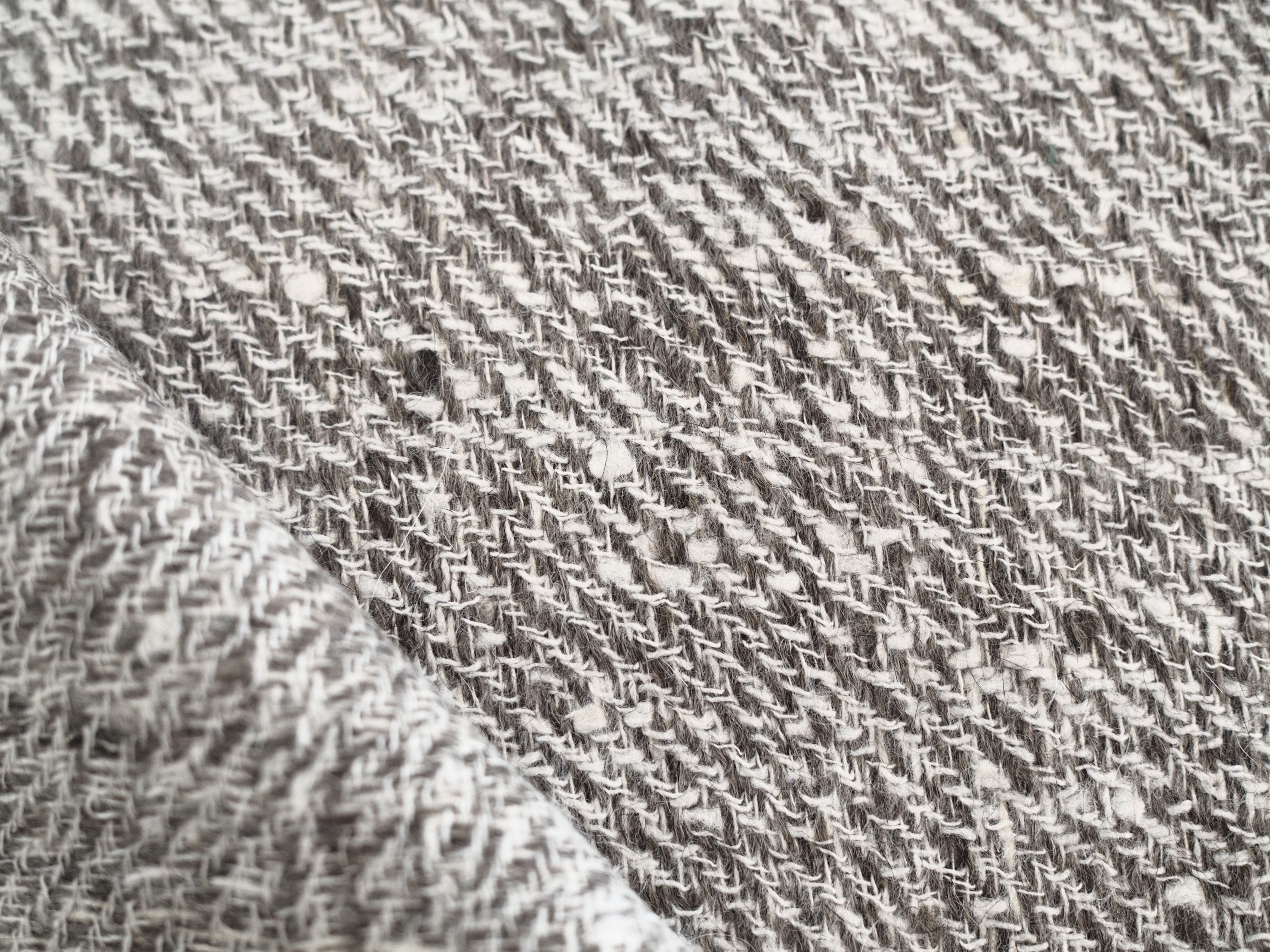 Autumn and winter Scarf made from organic peace silk and Himalayan lambswool on a handloom in India. A beautiful blend of wool and eri silk, handspun and handwoven in Himachal Pradesh, India. Organic and natural material, 70% eri silk and 30% lambswool. Slow and ethically made.  