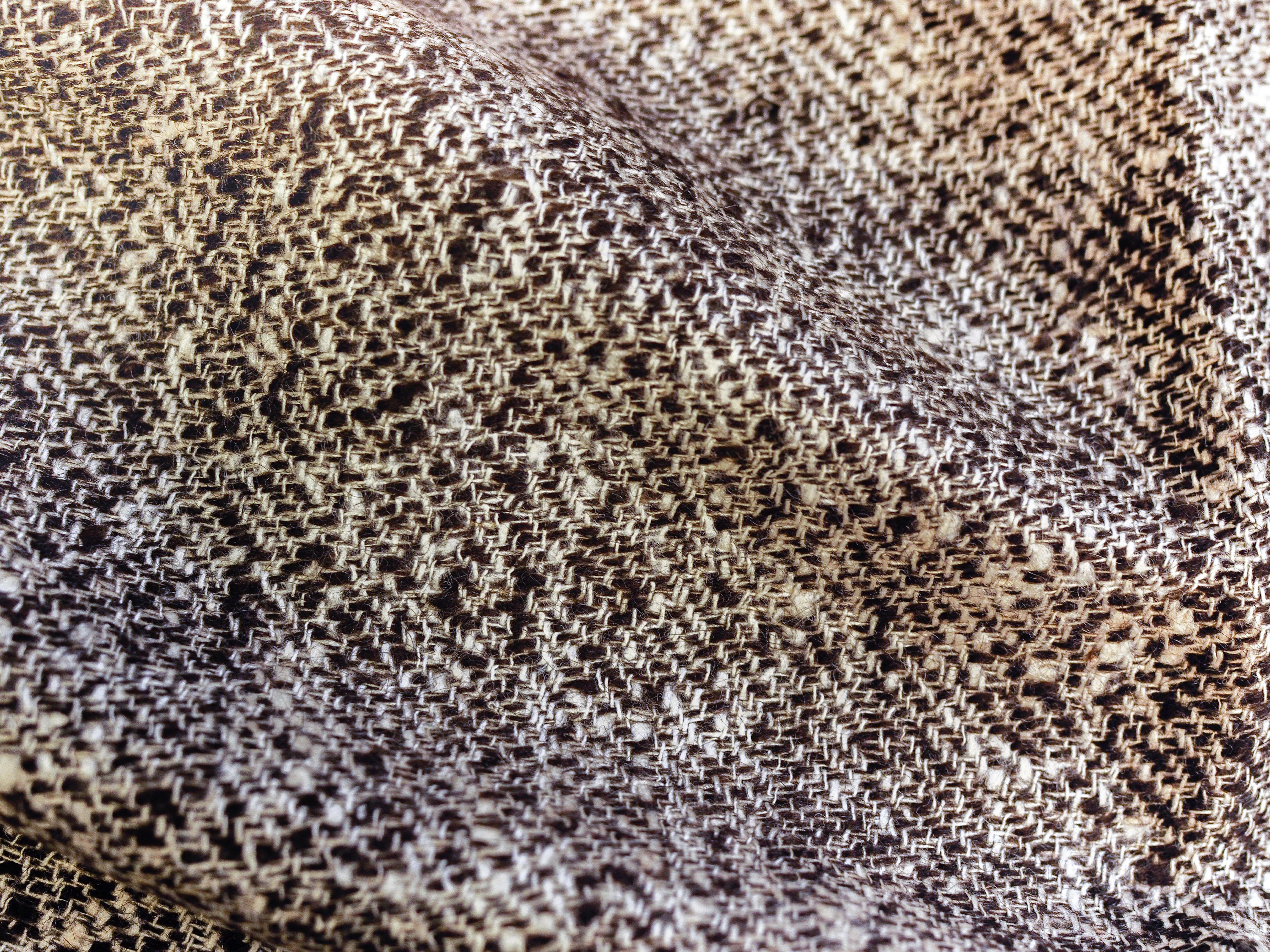 Autumn and winter Scarf made from organic peace silk and Himalayan lambswool on a handloom in India. A beautiful blend of wool and eri silk, handspun and handwoven in Himachal Pradesh, India. Organic and natural material, 70% eri silk and 30% lambswool. Slow and ethically made.  