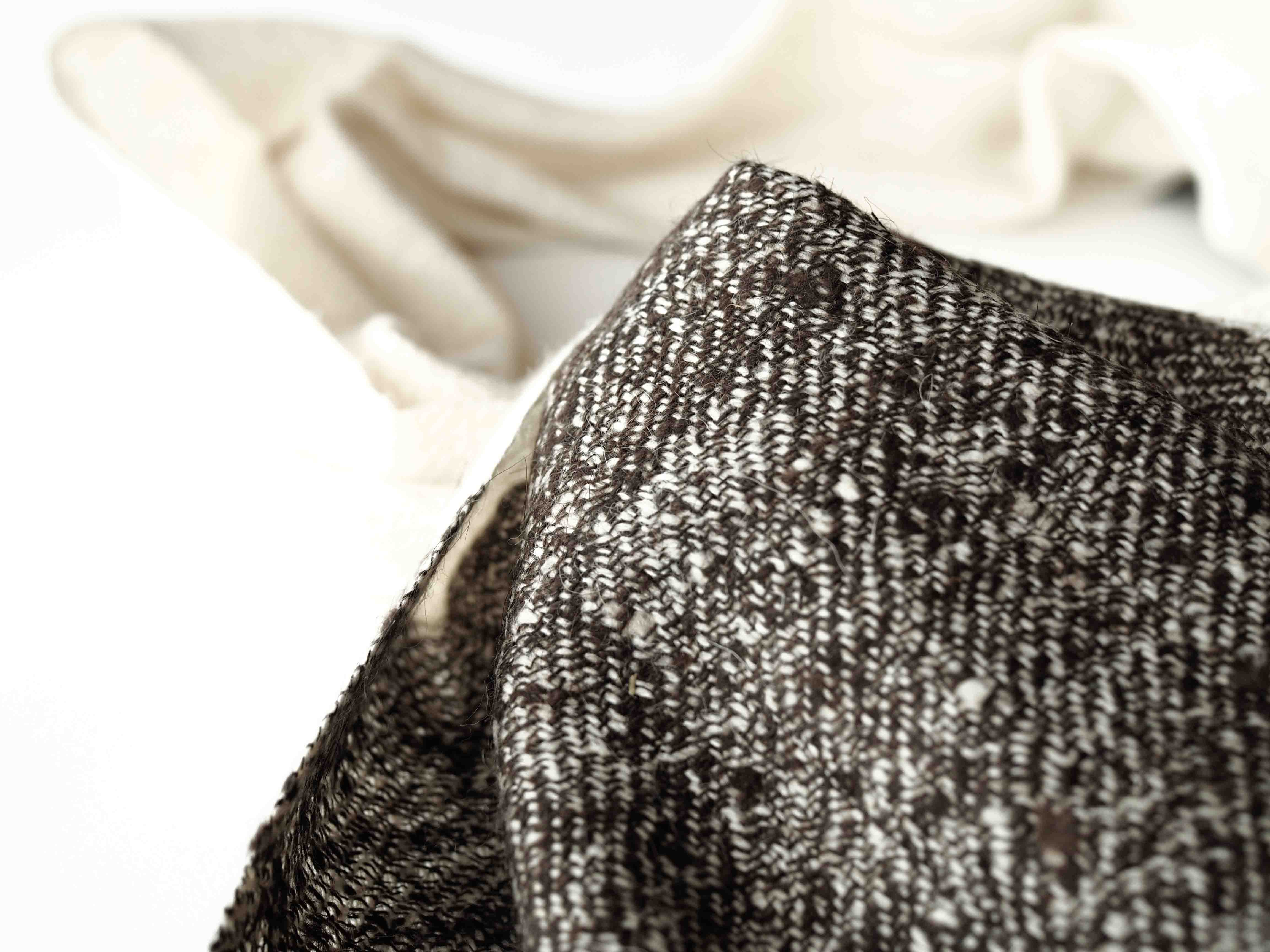 Autumn and winter Scarf made from organic peace silk, yak wool and Himalayan lambswool on a handloom in India. A beautiful blend of wool and eri silk, handspun and handwoven in Himachal Pradesh, India. Organic and natural material, 70% eri silk and 20% lambswool and 10% yak wool. Slow and ethically made.  