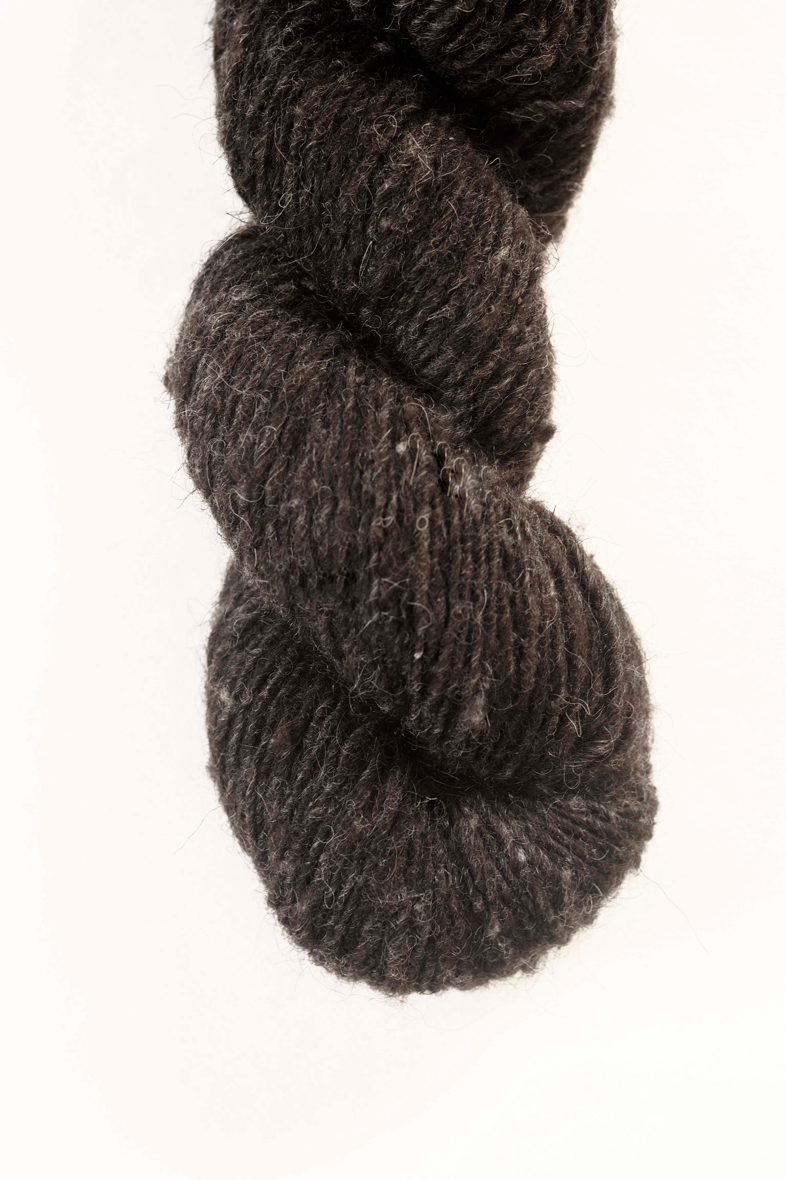 Handspun Sheepwool from the Himalayas undyed and organic.