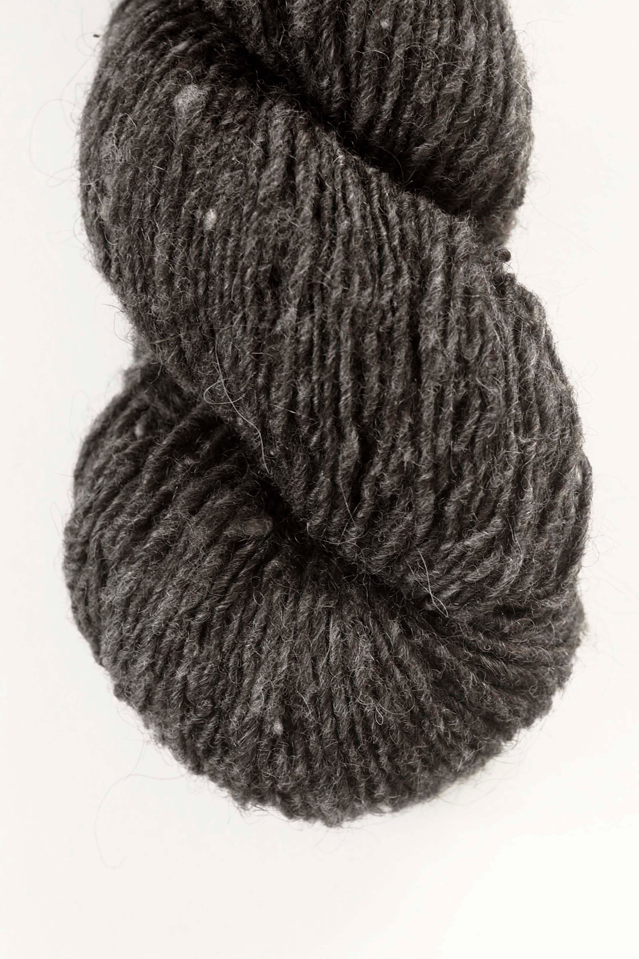 Handspun Sheepwool from the Himalayas undyed and organic.