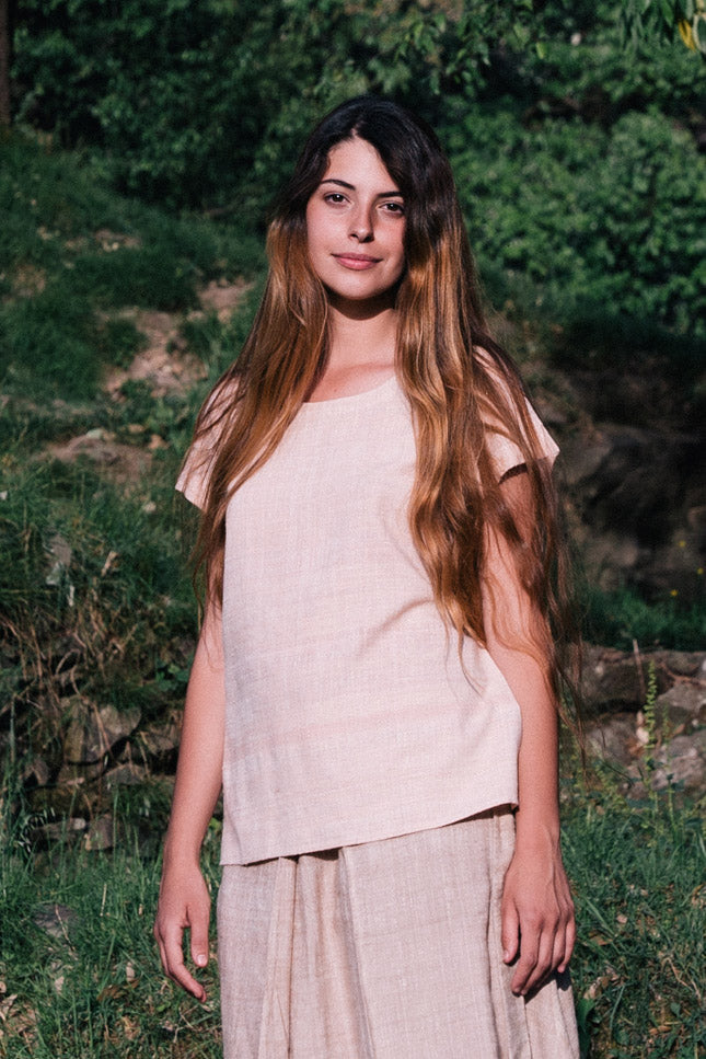 Handspun and handwoven eri silk shirt in a salmon and apricot color. 100% natural fiber and naturally dyed with Indian madder roots. Ethically made, slow fashion, simplicity.