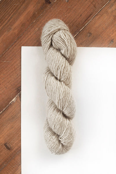 Handspun Sheepwool yarn from the Himalayas undyed and organic.