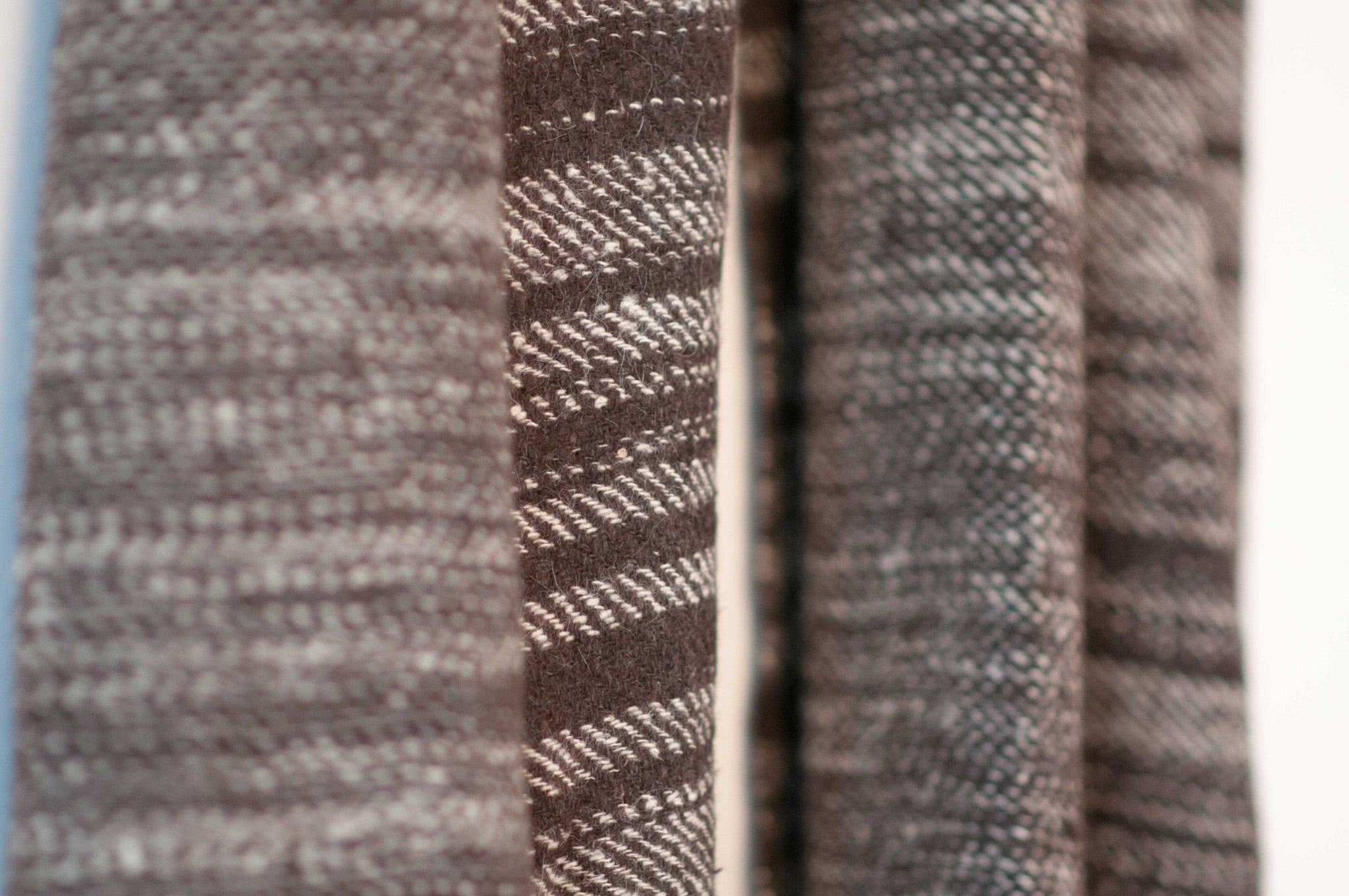 Scarf made from organic Himalayan lambswool on a handloom in India. A beautiful soft lambswool handspun and handwoven in Himachal Pradesh, India. Organic and natural material, 100% lambswool. Slow and ethically made.  