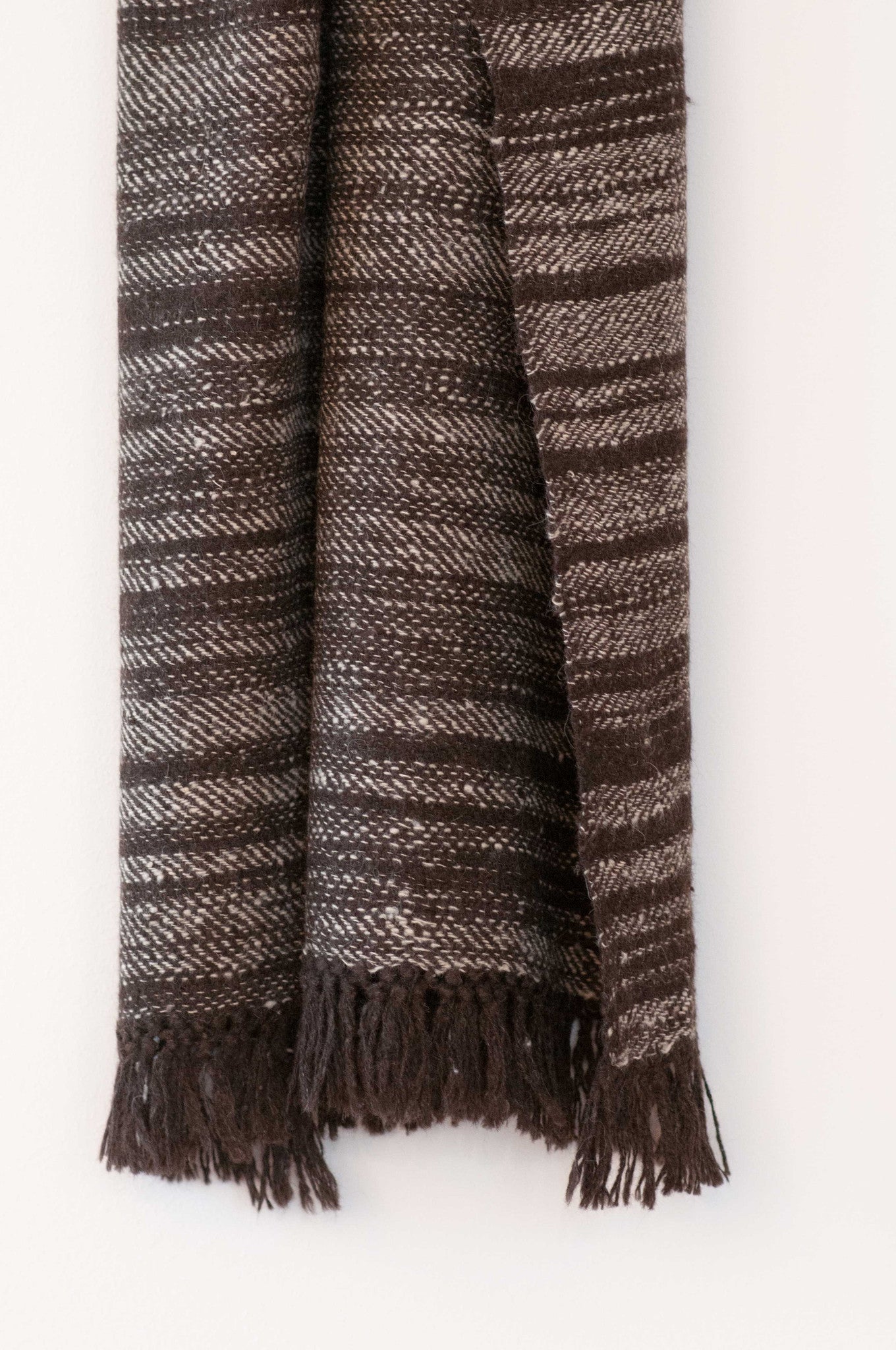 Scarf made from organic Himalayan lambswool on a handloom in India. A beautiful soft lambswool handspun and handwoven in Himachal Pradesh, India. Organic and natural material, 100% lambswool. Slow and ethically made.  