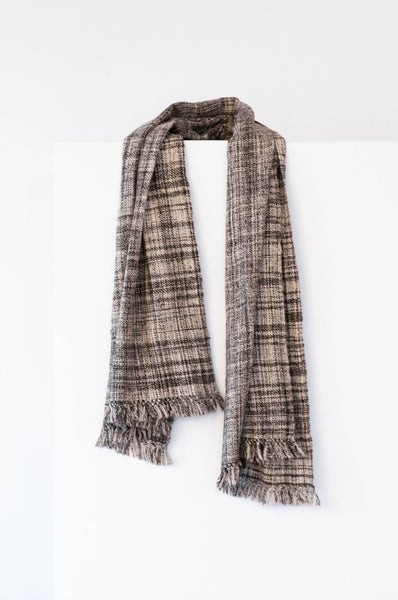 Scarf made from organic Himalayan lambswool on a handloom in India. A beautiful soft lambswool handspun and handwoven in Himachal Pradesh, India. Organic and natural material, 100% lambswool. Slow and ethically made.  