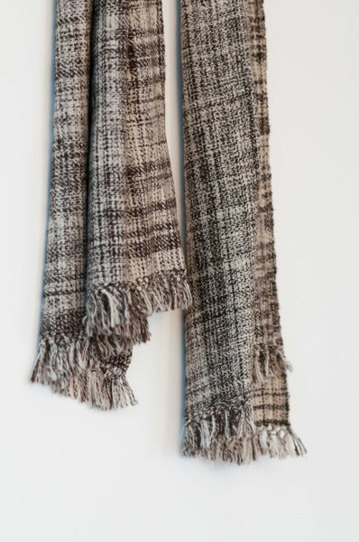Scarf made from organic Himalayan lambswool on a handloom in India. A beautiful soft lambswool handspun and handwoven in Himachal Pradesh, India. Organic and natural material, 100% lambswool. Slow and ethically made.  