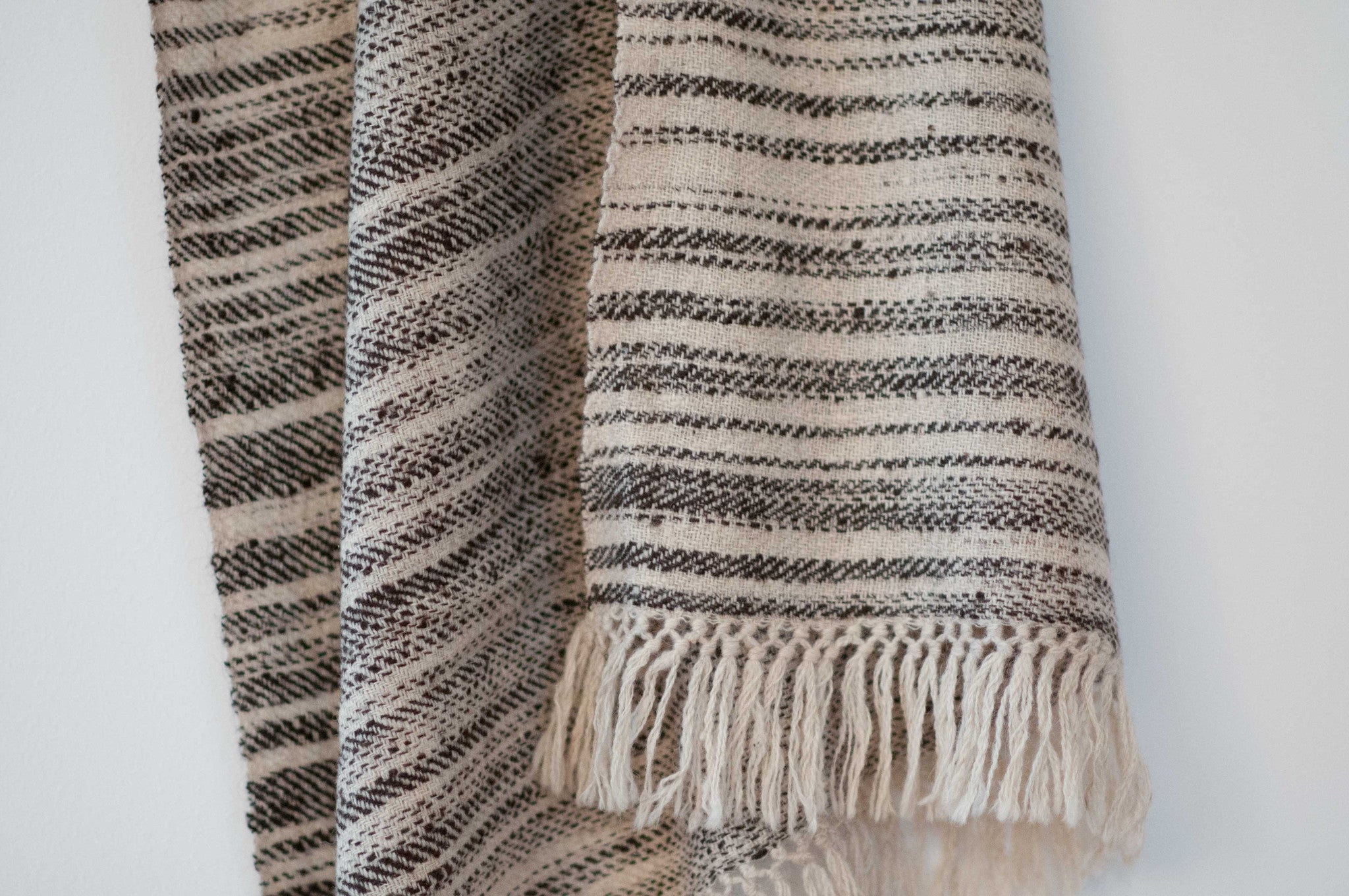 Scarf made from organic Himalayan lambswool on a handloom in India. A beautiful soft lambswool handspun and handwoven in Himachal Pradesh, India. Organic and natural material, 100% lambswool. Slow and ethically made.  
