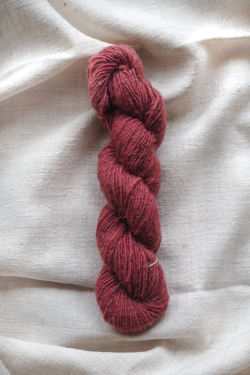 Nomadic Raspberry Nomadic Fibers Yarn Raspberry | 100% Handspun Sheep Wool Natural Dye Ladakh